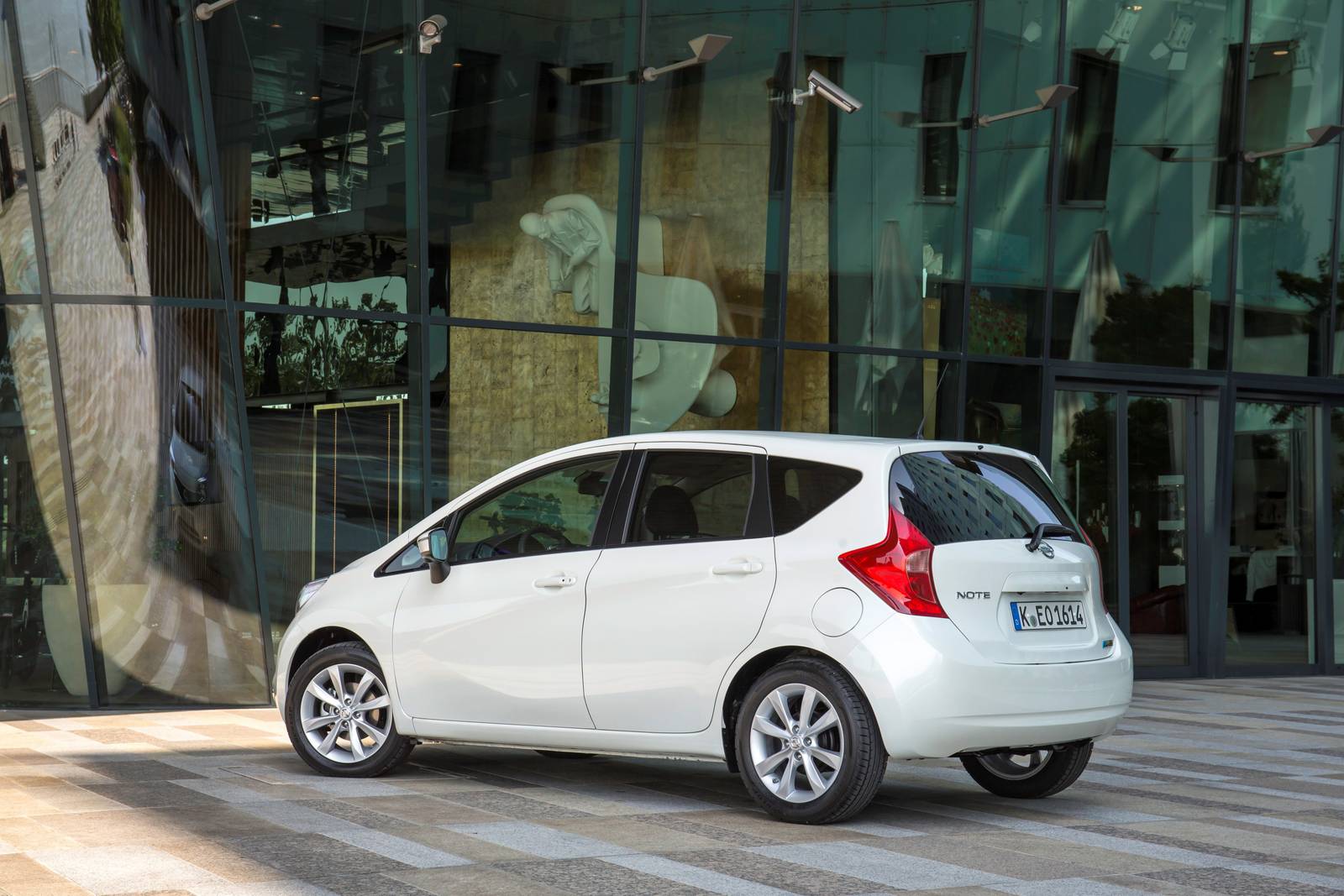 10-Nissan_Note_chevalley
