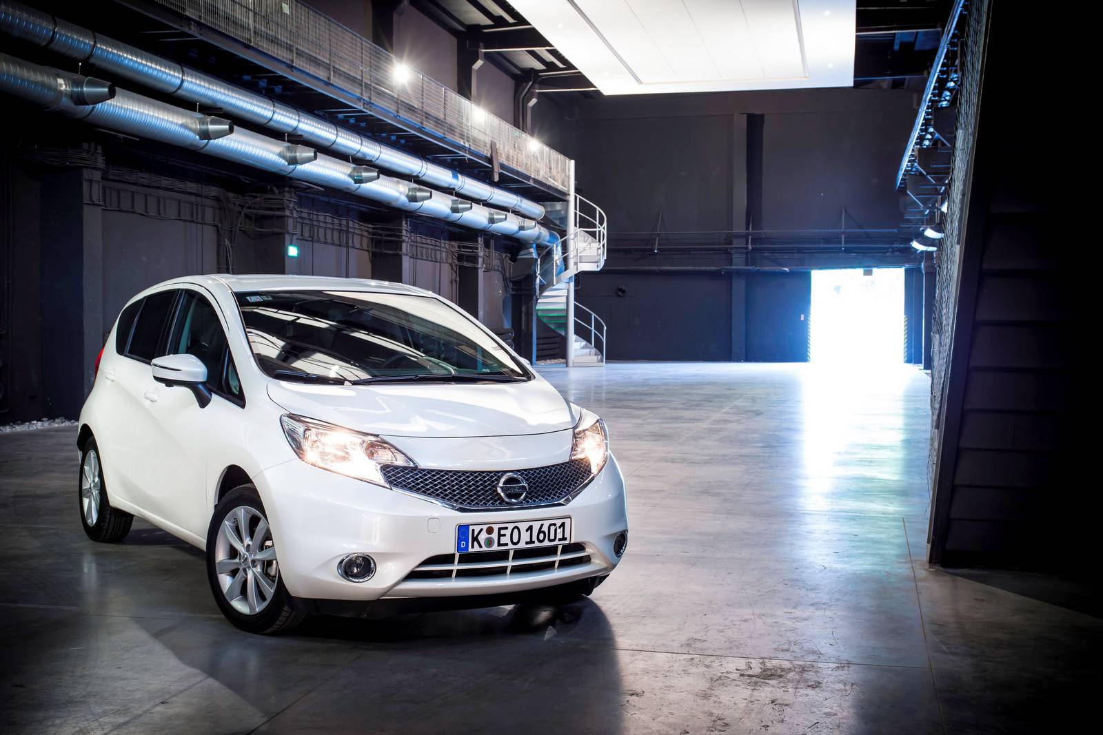 12-Nissan_Note_chevalley