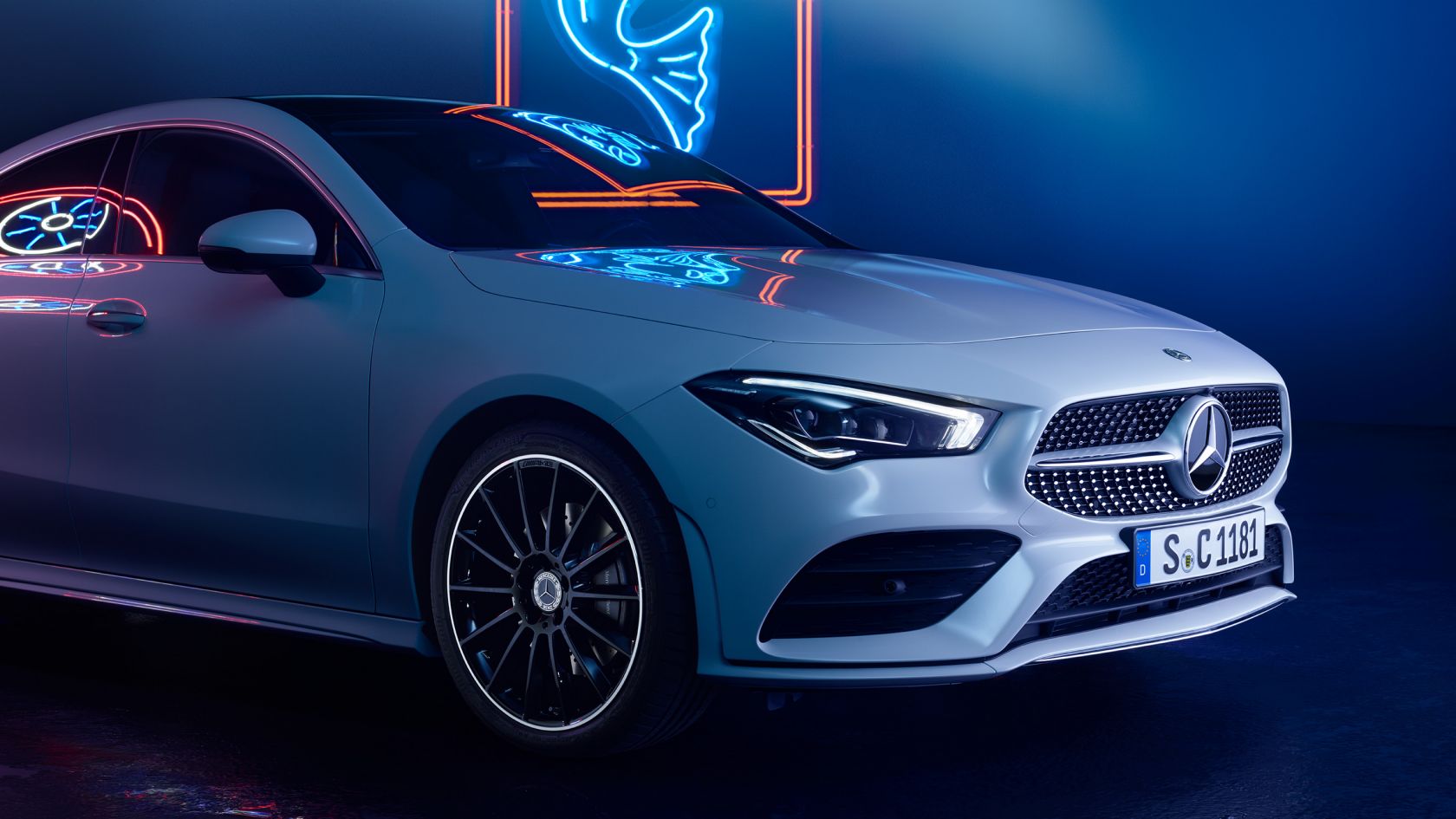 Cla Coupé 2019 Avant incliné avec grille de calandre diamant