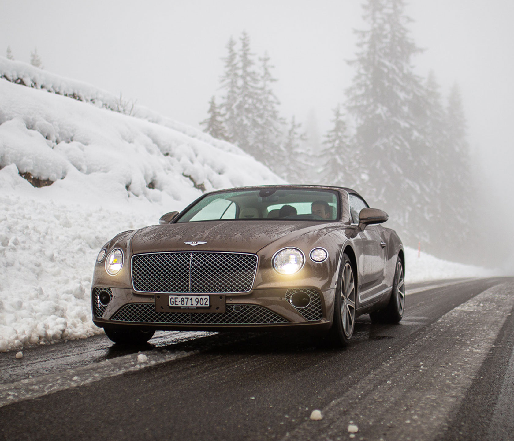 Bentley sous la neige Continental GTC
