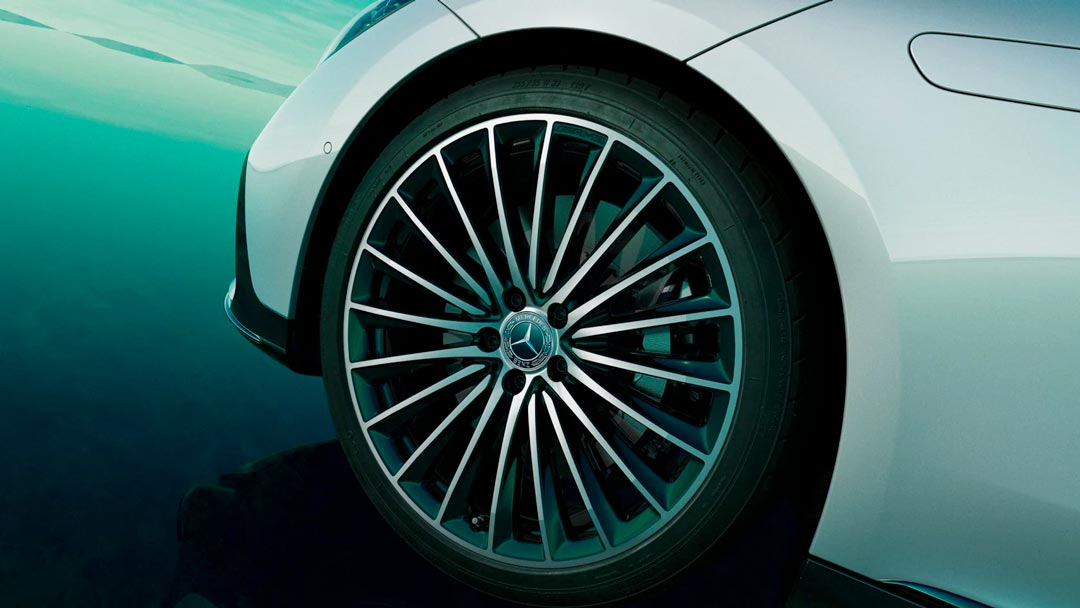 Mercedes EQE limousine 100% électrique