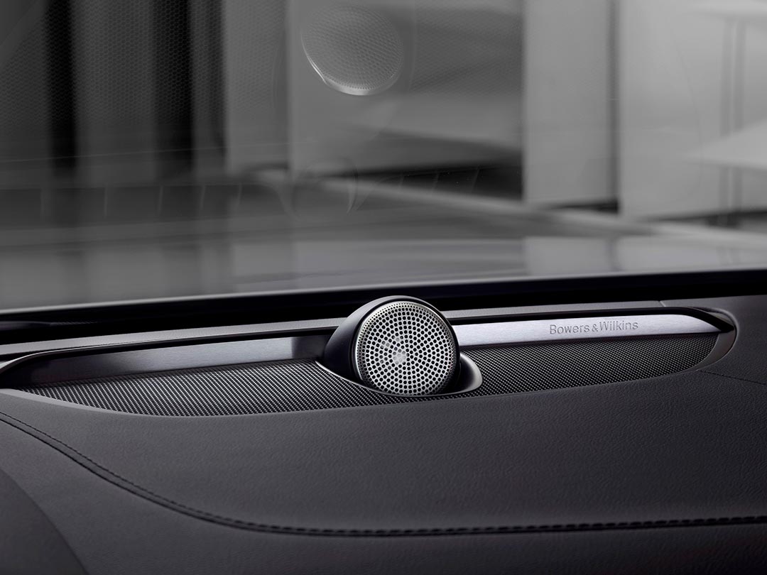Volvo S90 recharge hybrid berline sytème audio